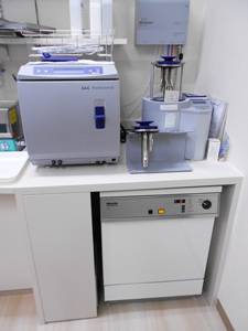 医療法人愛育会　よつ葉歯科院内